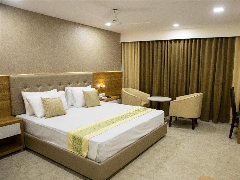 Hotel Grace Galaxy Bombay Exterior foto
