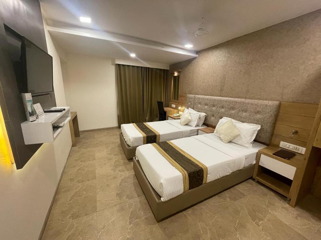 Hotel Grace Galaxy Bombay Exterior foto