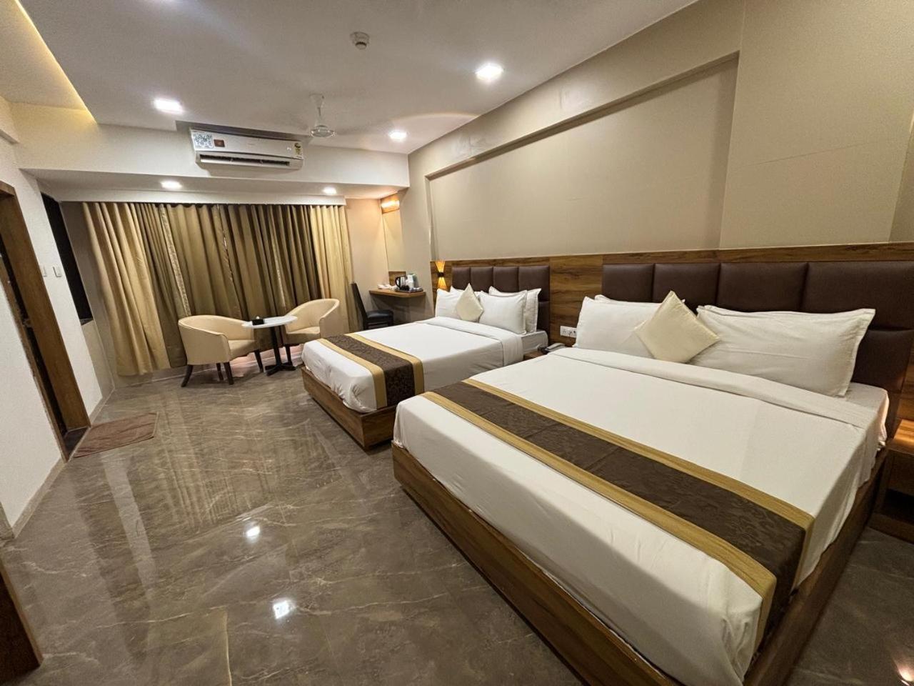 Hotel Grace Galaxy Bombay Exterior foto