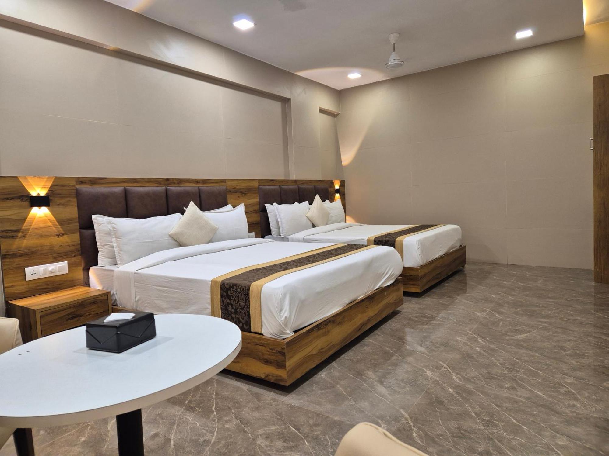 Hotel Grace Galaxy Bombay Exterior foto