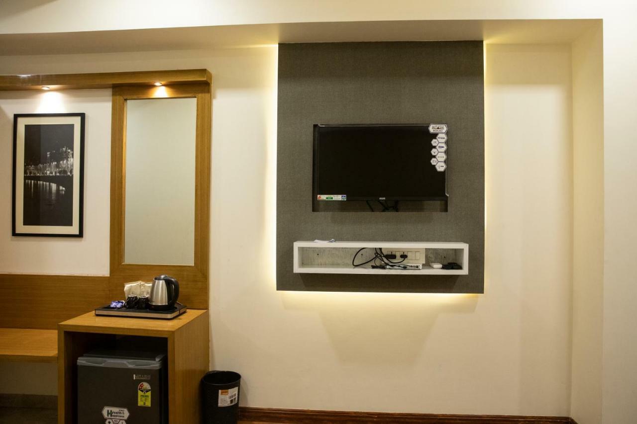 Hotel Grace Galaxy Bombay Exterior foto